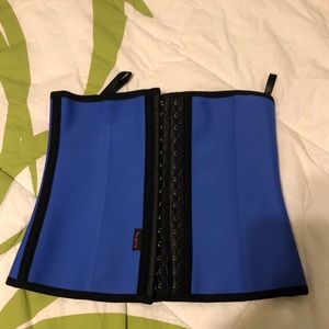 COPY - Dilanni waist trainers sz small